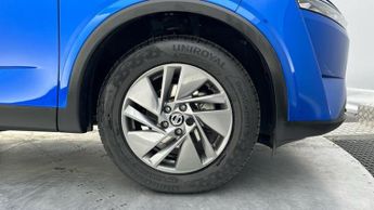 Nissan Qashqai 1.3 DIG-T MHEV Acenta Premium SUV 5dr Petrol Hybrid XTRON Euro 6
