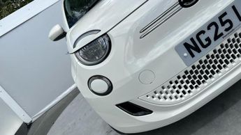 Fiat 500e 42kWh Hatchback 3dr Electric Auto (118 ps)