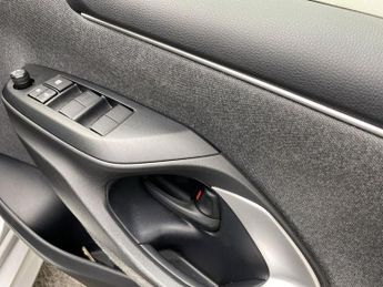 Toyota Yaris 1.5 Hybrid Design 5dr CVT