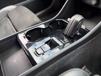 Volvo XC40 1.5h T5 Twin Engine Recharge 10.7kWh R-Design Pro Auto Euro 6 (s