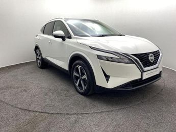 Nissan Qashqai 1.3 DiG-T MH N-Connecta [Glass Roof] 5dr