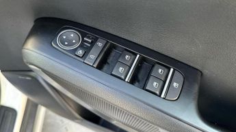Kia Soul 64kWh First Edition SUV 5dr Electric Auto (201 bhp)