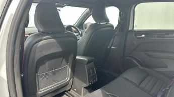 Renault Arkana 1.6 E-TECH r.s. line SUV 5dr Petrol Hybrid Auto 2WD Euro 6 (s/s)