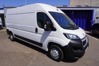 Peugeot Boxer 2.2 BlueHDi 335 Professional Panel Van 5dr Diesel Manual L3 H2 |