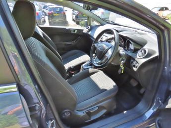 Ford Fiesta 1.6 Zetec Hatchback 5dr Petrol Powershift Euro 5 (105 ps)