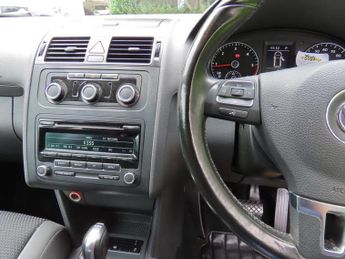 Volkswagen Touran 1.6 TDI SE MPV 5dr Diesel DSG Euro 5 (105 ps)