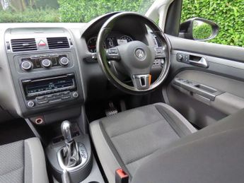 Volkswagen Touran 1.6 TDI SE MPV 5dr Diesel DSG Euro 5 (105 ps)