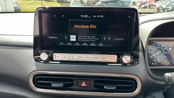 Hyundai KONA 64kWh Premium SUV 5dr Electric Auto (10.5kW Charger) (204 ps)