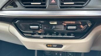 Suzuki Swift 1.2 MHEV Ultra Hatchback 5dr Petrol Hybrid CVT Euro 6 (s/s) (82 