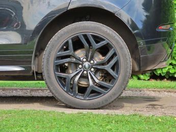 Land Rover Range Rover Evoque 2.0 D180 R-Dynamic HSE SUV 5dr Diesel Auto 4WD Euro 6 (s/s) (180