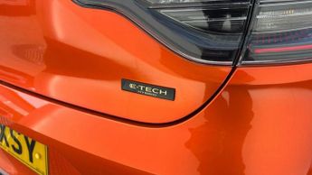 Renault Clio 1.6 E-TECH techno Hatchback 5dr Petrol Hybrid Auto Euro 6 (s/s) 