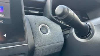 Renault Clio 1.6 E-TECH techno Hatchback 5dr Petrol Hybrid Auto Euro 6 (s/s) 