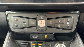 Nissan Leaf 39kWh Tekna Hatchback 5dr Electric Auto (150 ps)