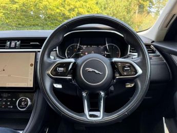 Jaguar F-PACE 2.0 D200 MHEV S Auto AWD Euro 6 (s/s) 5dr