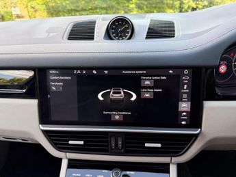 Porsche Cayenne 3.0 V6 E-Hybrid 14.1kWh TiptronicS 4WD Euro 6 (s/s) 5dr (3.6kW C