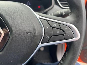 Renault Clio 1.6 E-TECH techno Hatchback 5dr Petrol Hybrid Auto Euro 6 (s/s) 