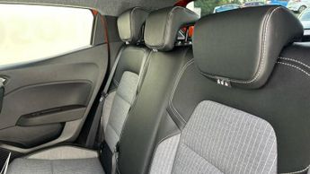 Renault Clio 1.6 E-TECH techno Hatchback 5dr Petrol Hybrid Auto Euro 6 (s/s) 