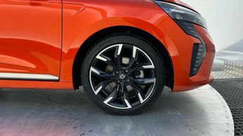 Renault Clio 1.6 E-TECH techno Hatchback 5dr Petrol Hybrid Auto Euro 6 (s/s) 