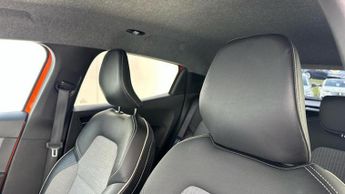 Renault Clio 1.6 E-TECH techno Hatchback 5dr Petrol Hybrid Auto Euro 6 (s/s) 