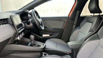 Renault Clio 1.6 E-TECH techno Hatchback 5dr Petrol Hybrid Auto Euro 6 (s/s) 