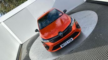 Renault Clio 1.6 E-TECH techno Hatchback 5dr Petrol Hybrid Auto Euro 6 (s/s) 