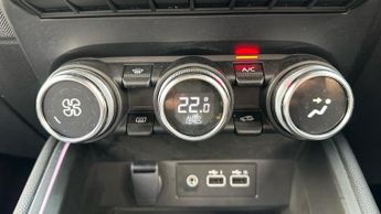 Renault Clio 1.6 E-TECH techno Hatchback 5dr Petrol Hybrid Auto Euro 6 (s/s) 