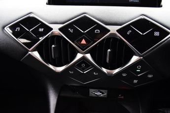 DS Automobiles DS 3 CROSSBACK E-TENSE 50kWh Bastille Crossback 5dr Electric Auto (136 ps)