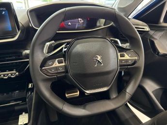 Peugeot 208 1.2 PureTech 100 Allure Premium + 5dr EAT8