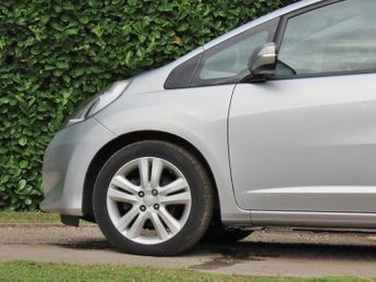 Honda Jazz 1.4 i-VTEC ES Plus Hatchback 5dr Petrol CVT Euro 5 (99 ps)
