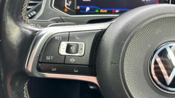 Volkswagen T-Roc 1.5 TSI GPF EVO R-Line SUV 5dr Petrol DSG Euro 6 (s/s) (150 ps)