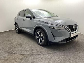 Nissan Qashqai 1.3 DiG-T MH N-Connecta [Glass Roof] 5dr
