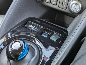 Nissan Leaf 40kWh Tekna Hatchback 5dr Electric Auto (150 ps)