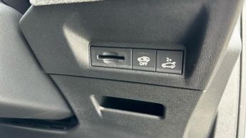 Peugeot E-3008 73kWh GT SUV 5dr Electric Auto (210 ps)