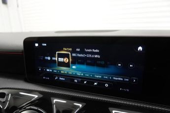 Mercedes-Benz A Class 1.5 A180d AMG Line (Executive) Hatchback 5dr Diesel 7G-DCT | Ful