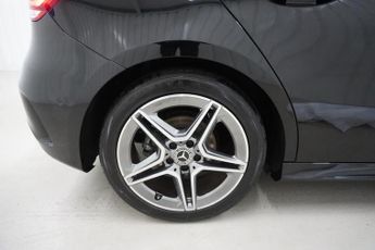 Mercedes-Benz A Class 1.5 A180d AMG Line (Executive) Hatchback 5dr Diesel 7G-DCT | Ful