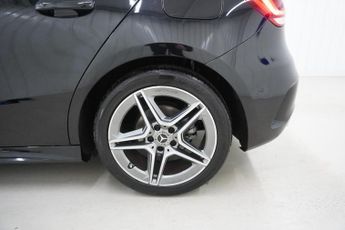 Mercedes-Benz A Class 1.5 A180d AMG Line (Executive) Hatchback 5dr Diesel 7G-DCT | Ful