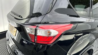 Ford Kuga 2.0 TDCi EcoBlue ST-Line Edition SUV 5dr Diesel Powershift AWD E