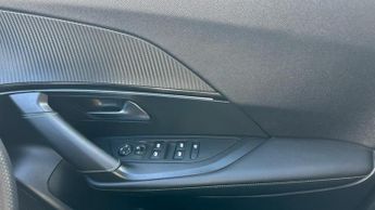 Peugeot E-2008 50kWh GT SUV 5dr Electric Auto (136 ps)