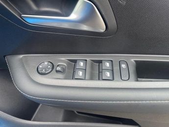 Peugeot 208 100kW Allure 50kWh 5dr Auto