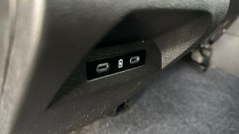 Renault Megane E-Tech 60kWh iconic Hatchback 5dr Electric Auto (optimum charge) (220 p