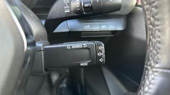 Renault Megane E-Tech 60kWh iconic Hatchback 5dr Electric Auto (optimum charge) (220 p