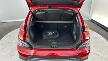 Hyundai KONA 64kWh Premium SUV 5dr Electric Auto (10.5kW Charger) (204 ps)