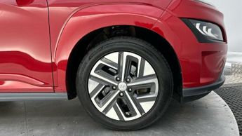Hyundai KONA 64kWh Premium SUV 5dr Electric Auto (10.5kW Charger) (204 ps)