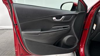 Hyundai KONA 64kWh Premium SUV 5dr Electric Auto (10.5kW Charger) (204 ps)