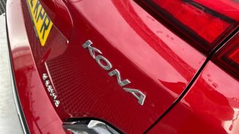 Hyundai KONA 64kWh Premium SUV 5dr Electric Auto (10.5kW Charger) (204 ps)