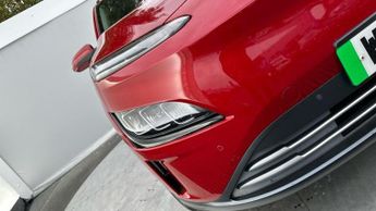 Hyundai KONA 64kWh Premium SUV 5dr Electric Auto (10.5kW Charger) (204 ps)