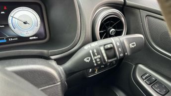 Hyundai KONA 64kWh Premium SUV 5dr Electric Auto (10.5kW Charger) (204 ps)