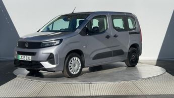 Vauxhall Combo Life Electric 52kWh Design MPV 5dr Electric Auto (7.4kW Charger) (136 ps)