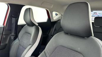 Renault Captur 1.6 E-TECH techno SUV 5dr Petrol Hybrid Auto Euro 6 (s/s) (145 p