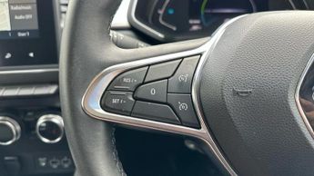 Renault Captur 1.6 E-TECH techno SUV 5dr Petrol Hybrid Auto Euro 6 (s/s) (145 p